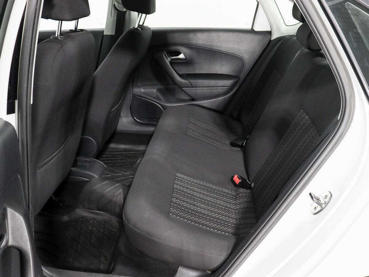 Volkswagen Polo с пробегом — 2018 год. Фото: #7