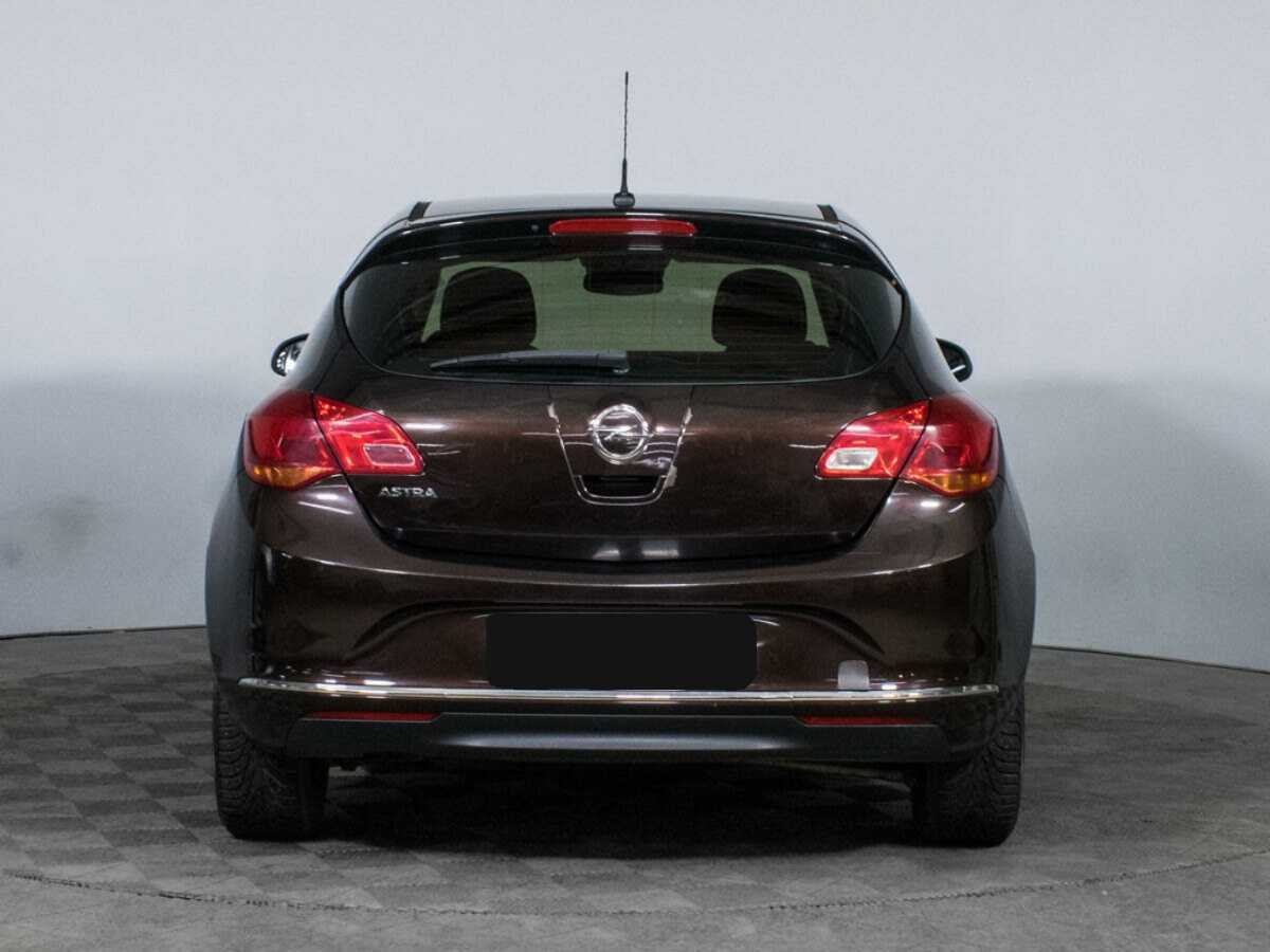 Opel Astra с пробегом — 2014 год. Фото: #5