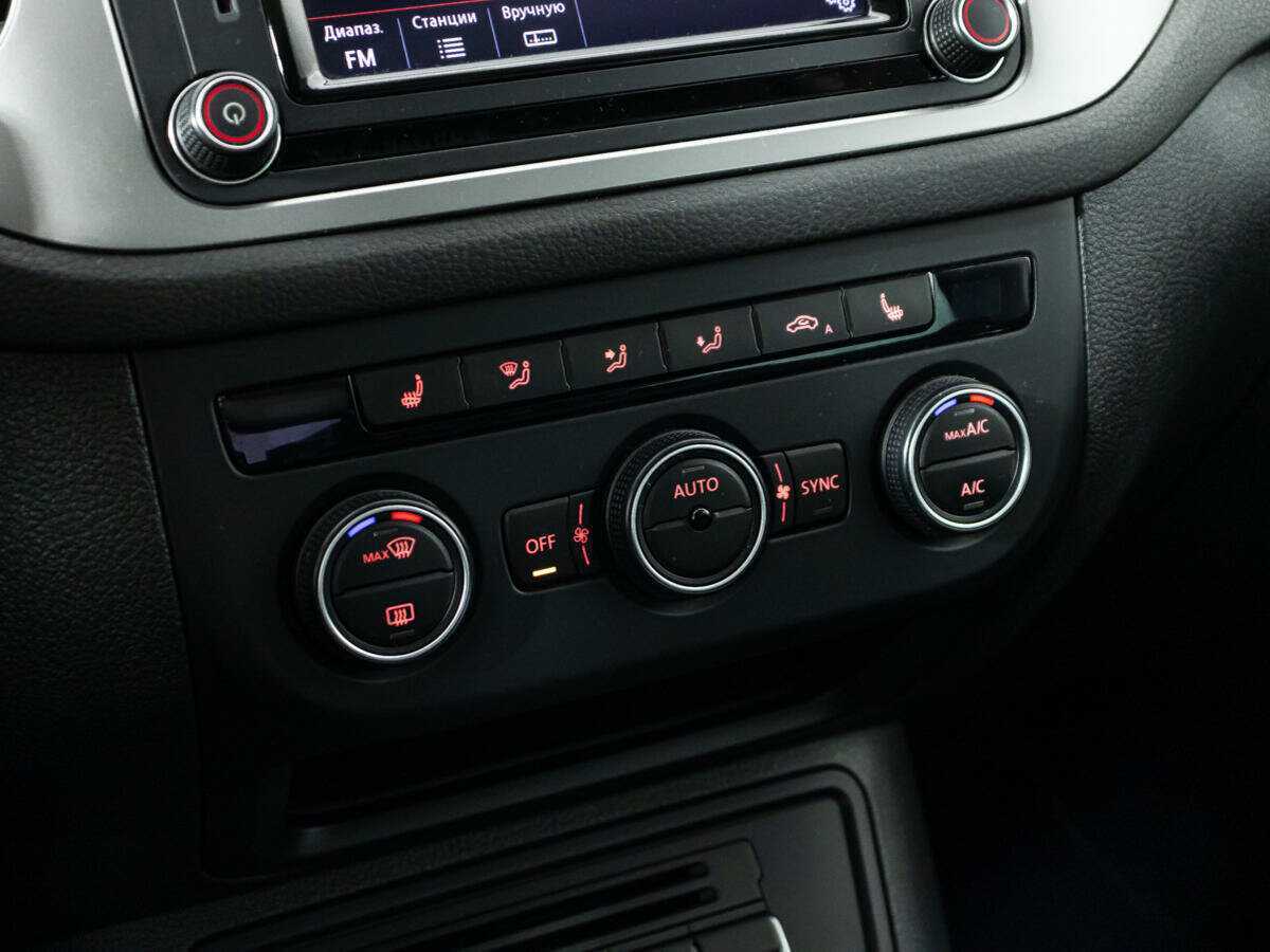 Volkswagen Tiguan с пробегом — 2015 год. Фото: #15