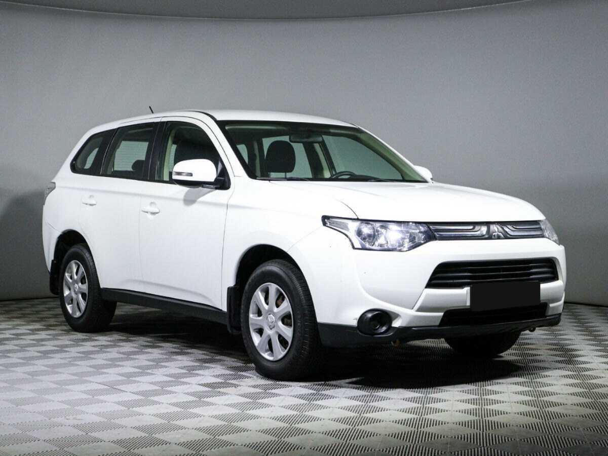 Mitsubishi Outlander с пробегом — 2013 год. Фото: #2