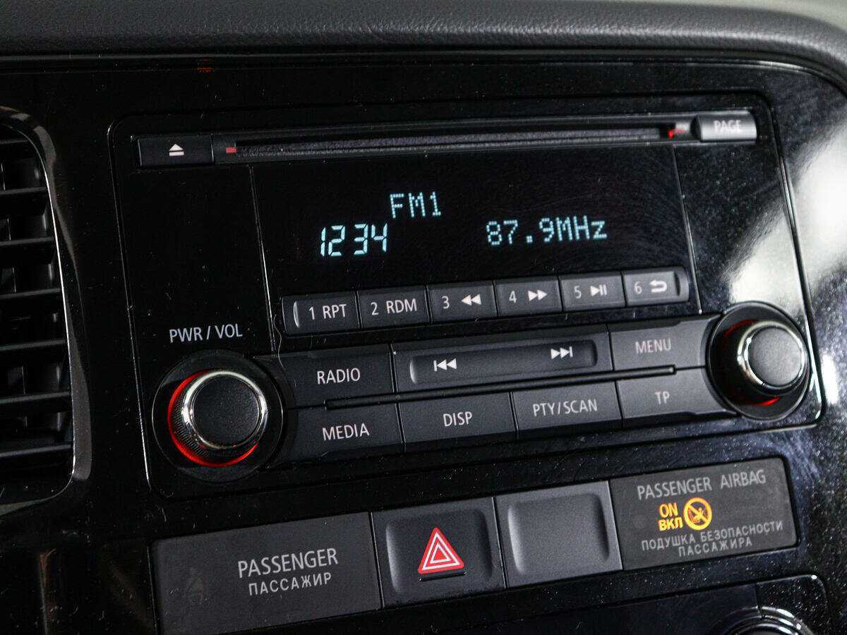 Mitsubishi Outlander с пробегом — 2013 год. Фото: #15