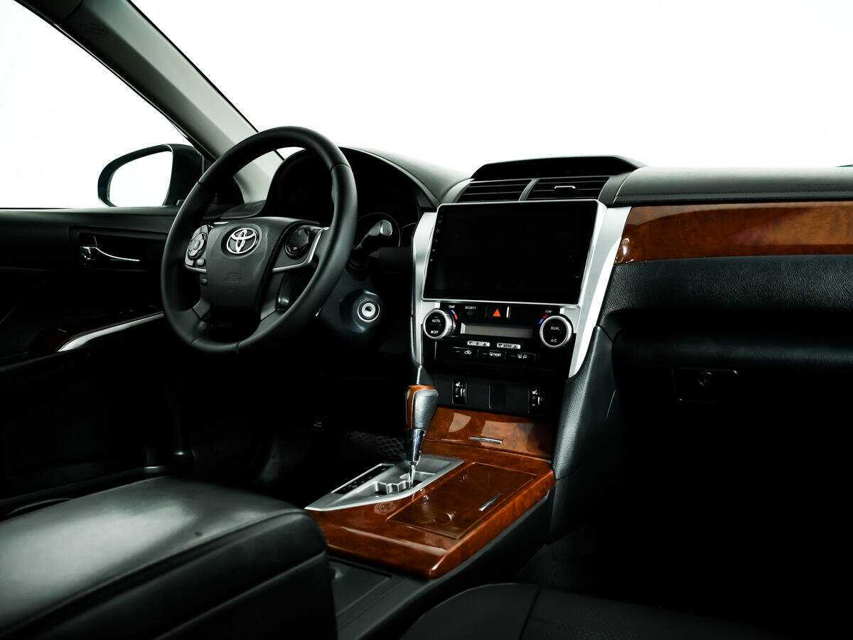 Toyota Camry с пробегом — 2013 год. Фото: #8