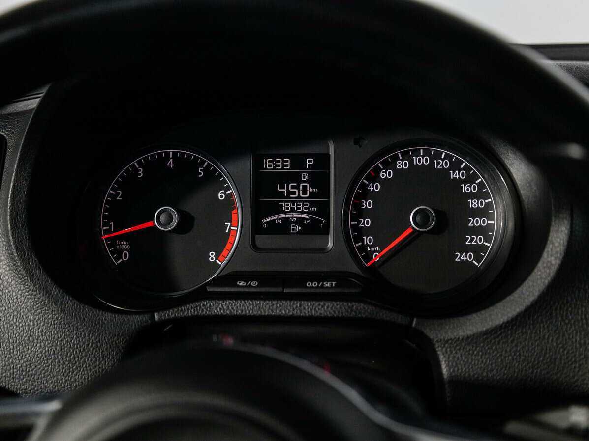 Volkswagen Polo с пробегом — 2018 год. Фото: #10