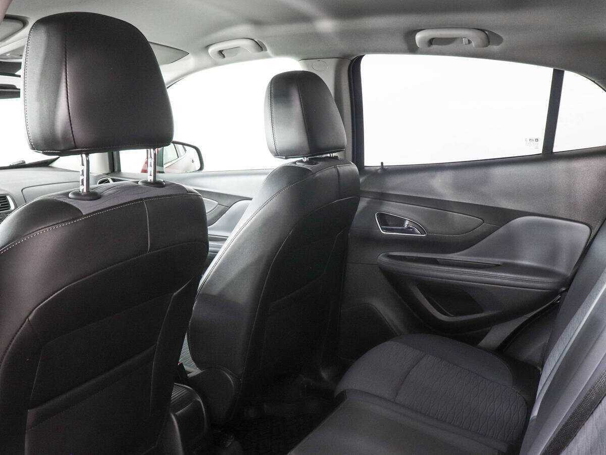 Opel Mokka с пробегом — 2015 год. Фото: #11