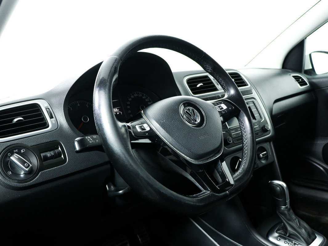 Volkswagen Polo с пробегом — 2016 год. Фото: #12