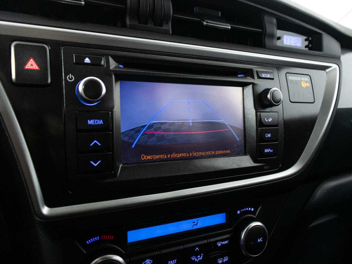 Toyota Auris с пробегом — 2013 год. Фото: #14