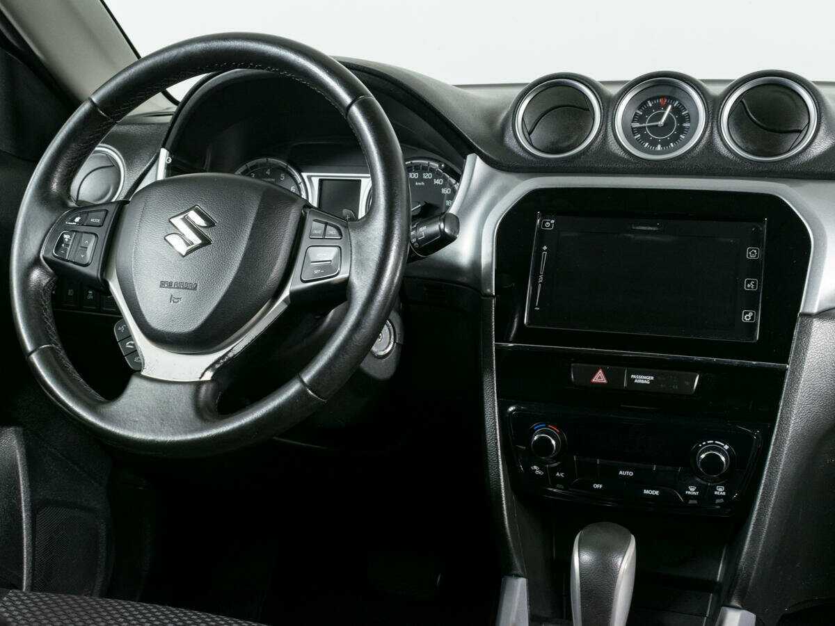 Suzuki Vitara с пробегом — 2015 год. Фото: #9