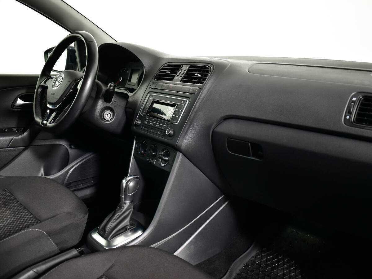 Volkswagen Polo с пробегом — 2016 год. Фото: #7