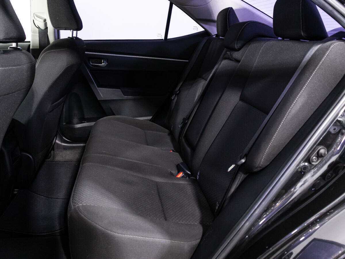 Toyota Corolla с пробегом — 2013 год. Фото: #9