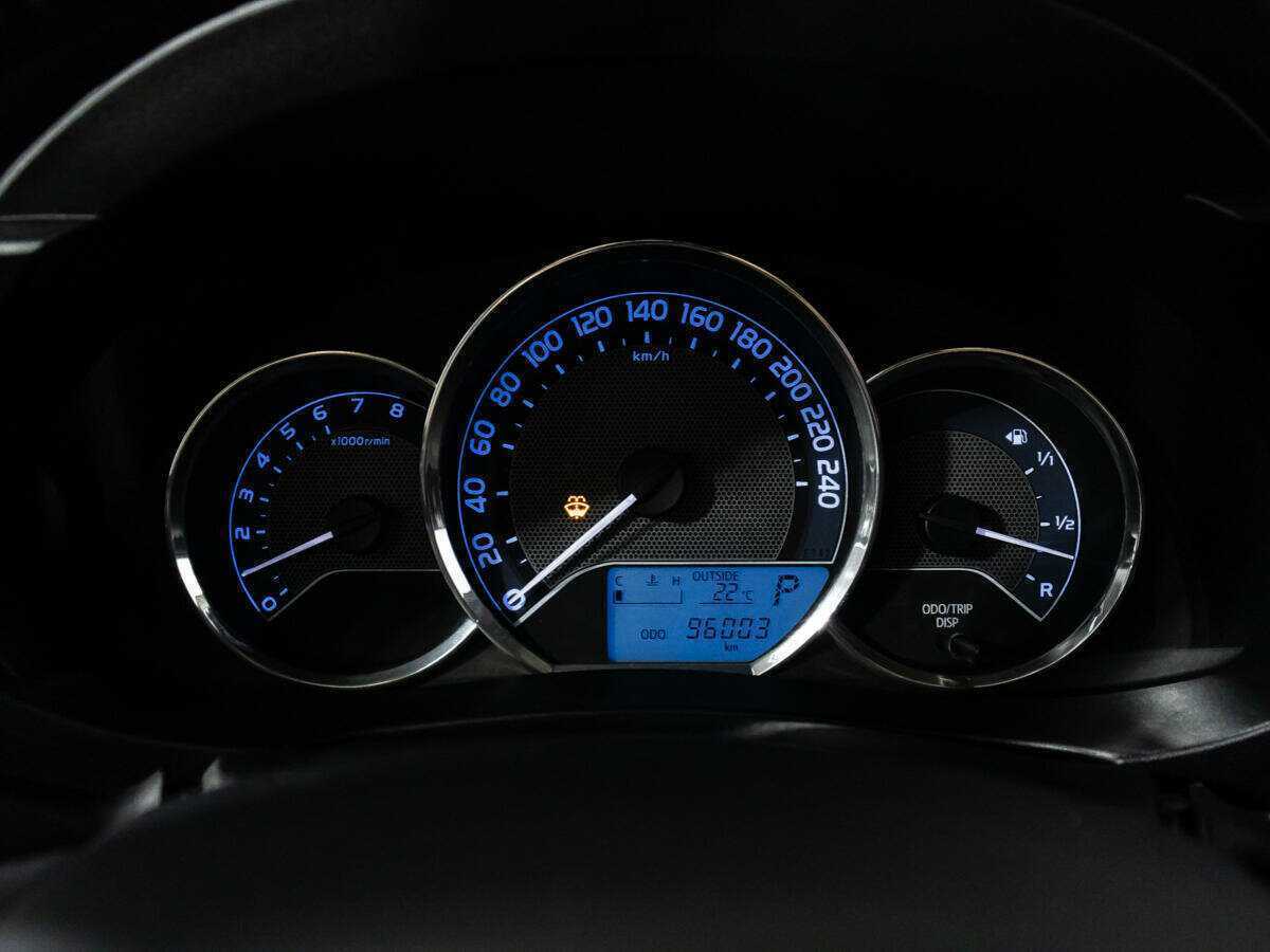 Toyota Corolla с пробегом — 2013 год. Фото: #11