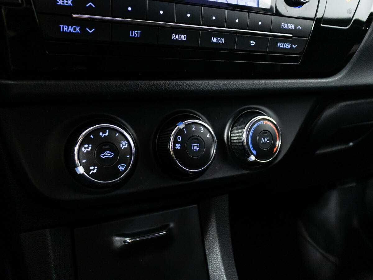 Toyota Corolla с пробегом — 2013 год. Фото: #14