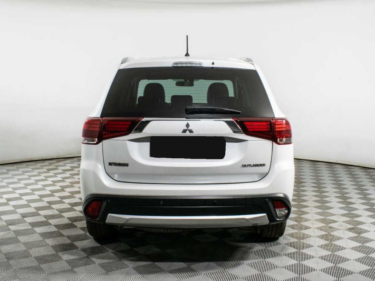 Mitsubishi Outlander с пробегом — 2016 год. Фото: #4