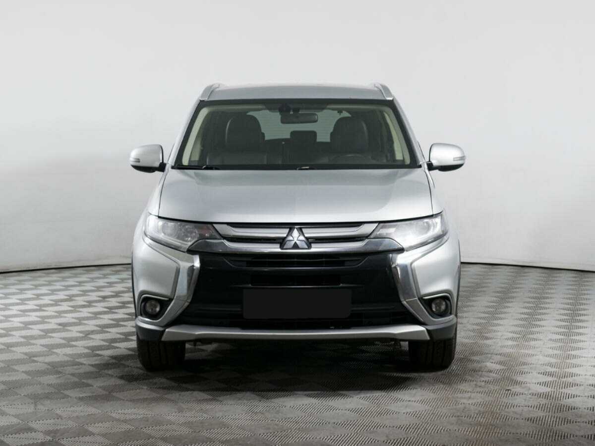Mitsubishi Outlander с пробегом — 2017 год. Фото: #1