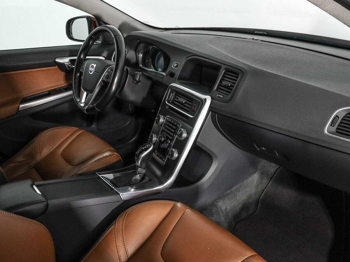 Volvo S60 с пробегом — 2014 год. Фото: #10