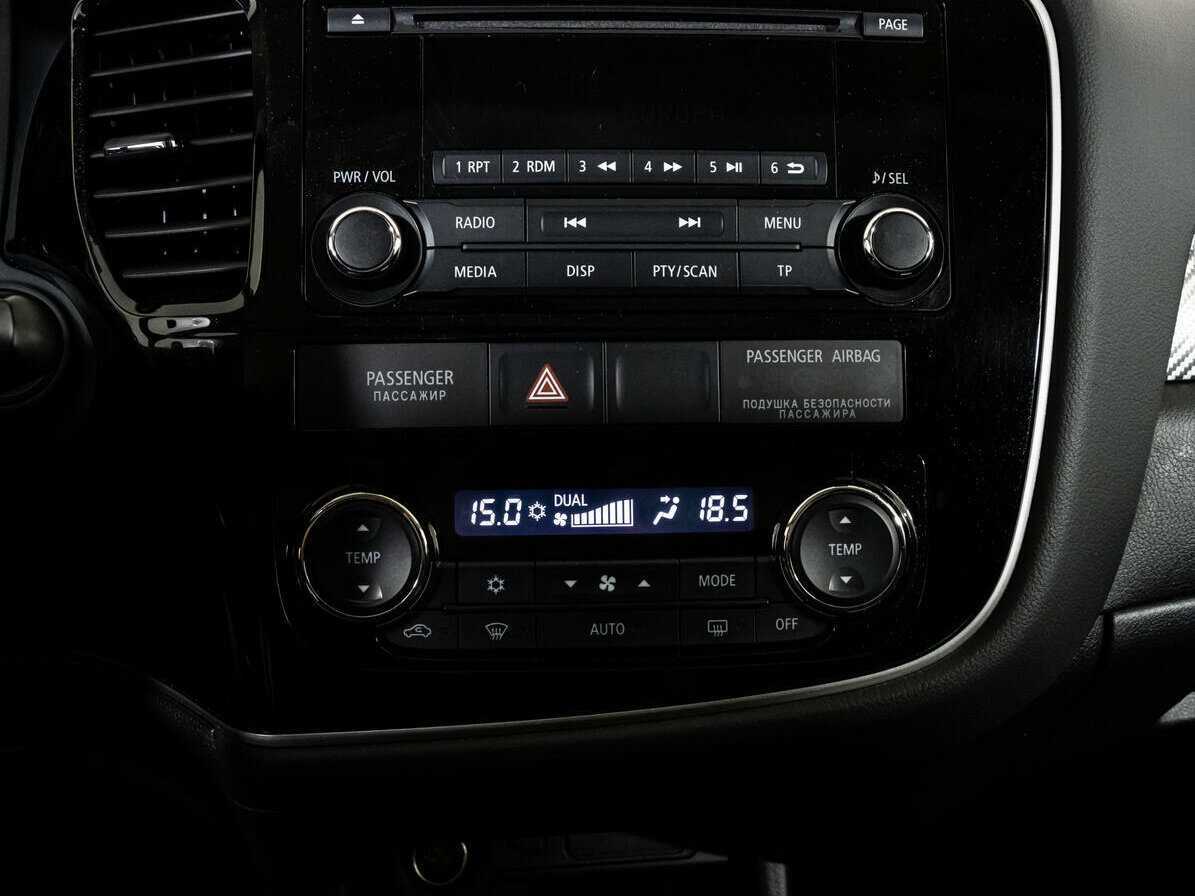 Mitsubishi Outlander с пробегом — 2014 год. Фото: #10