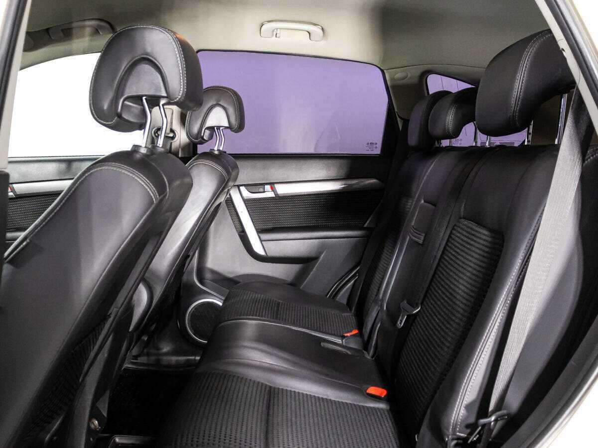 Chevrolet Captiva с пробегом — 2012 год. Фото: #9