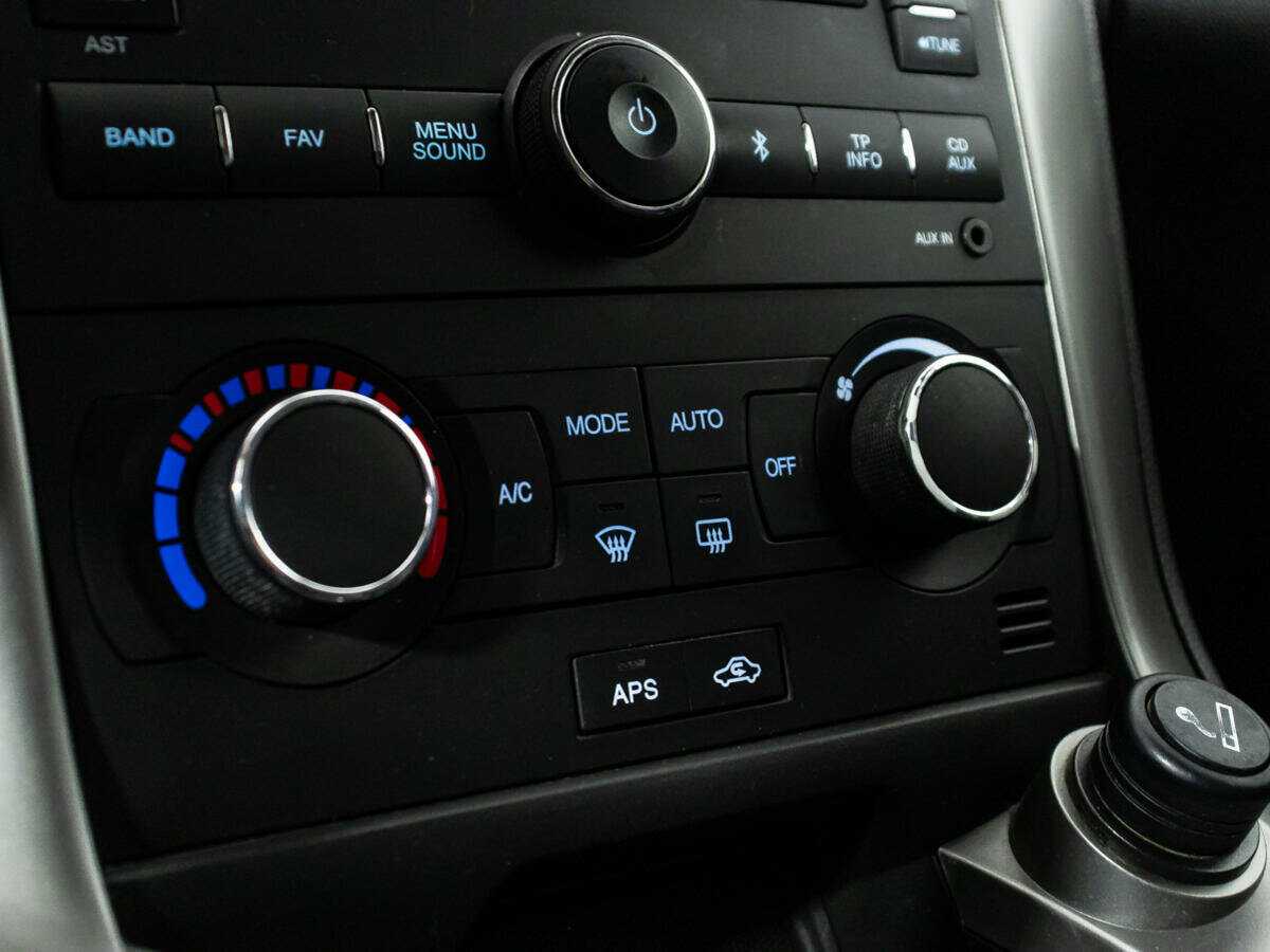 Chevrolet Captiva с пробегом — 2012 год. Фото: #15