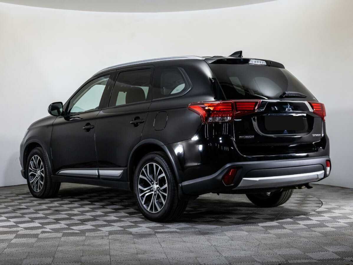 Mitsubishi Outlander с пробегом — 2017 год. Фото: #6