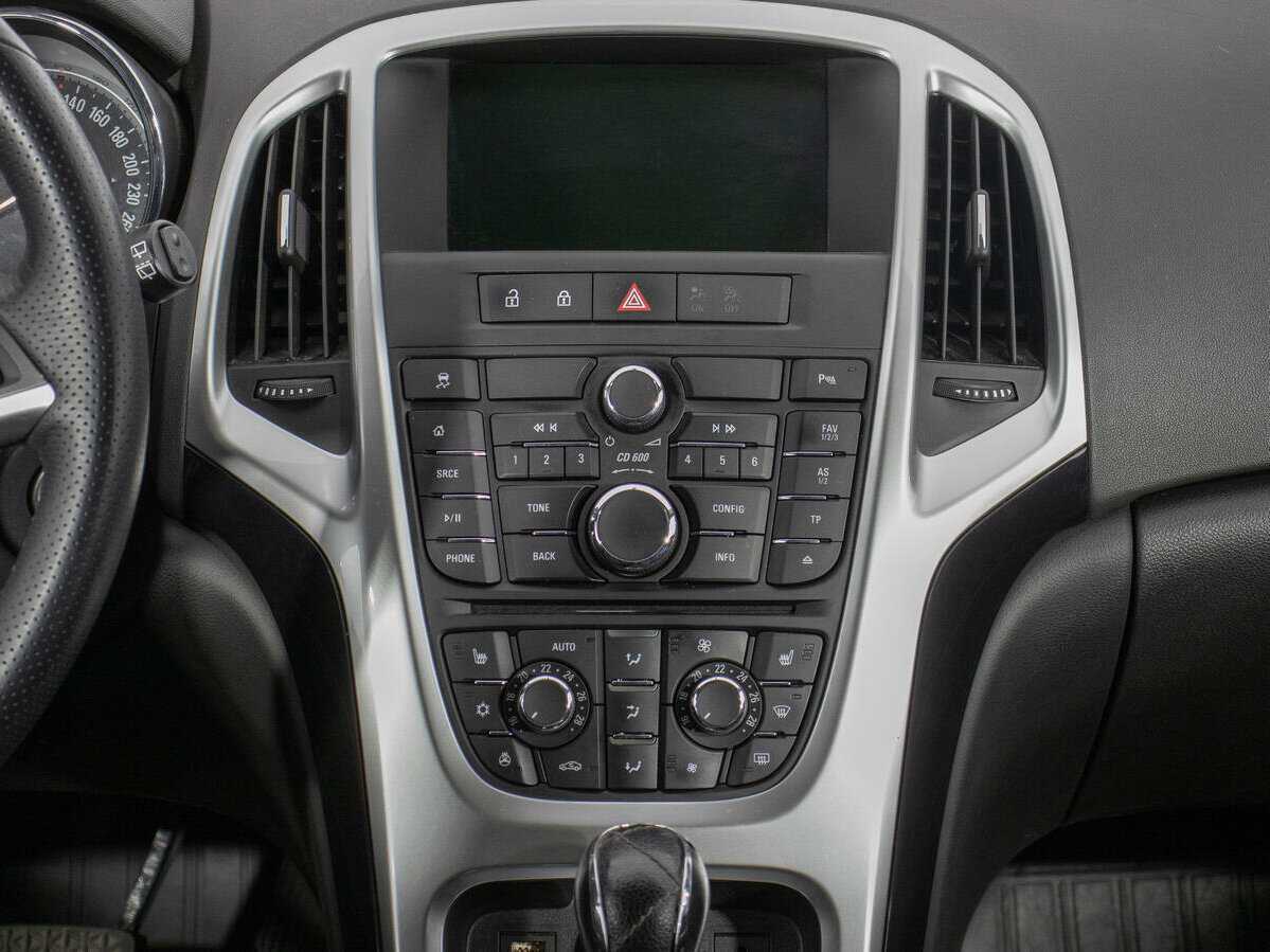 Opel Astra с пробегом — 2014 год. Фото: #13