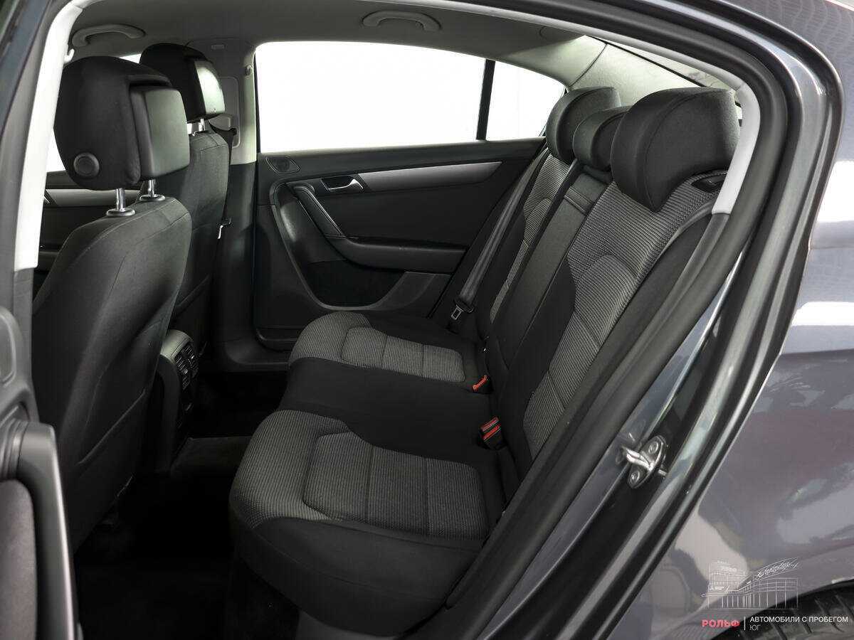 Volkswagen Passat с пробегом — 2012 год. Фото: #8