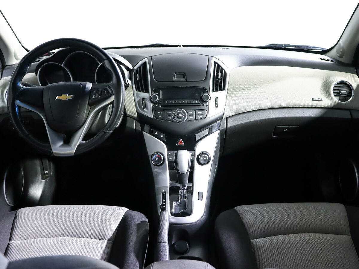Chevrolet Cruze с пробегом — 2014 год. Фото: #9
