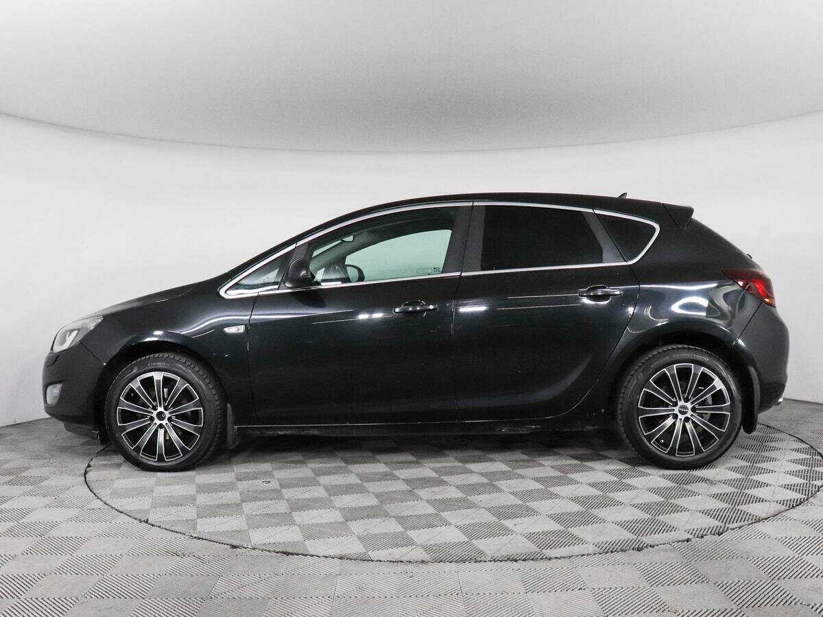 Opel Astra с пробегом — 2012 год. Фото: #7