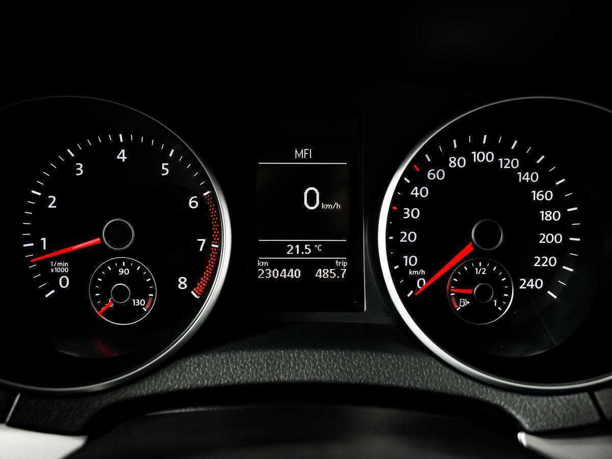 Volkswagen Golf с пробегом — 2012 год. Фото: #9