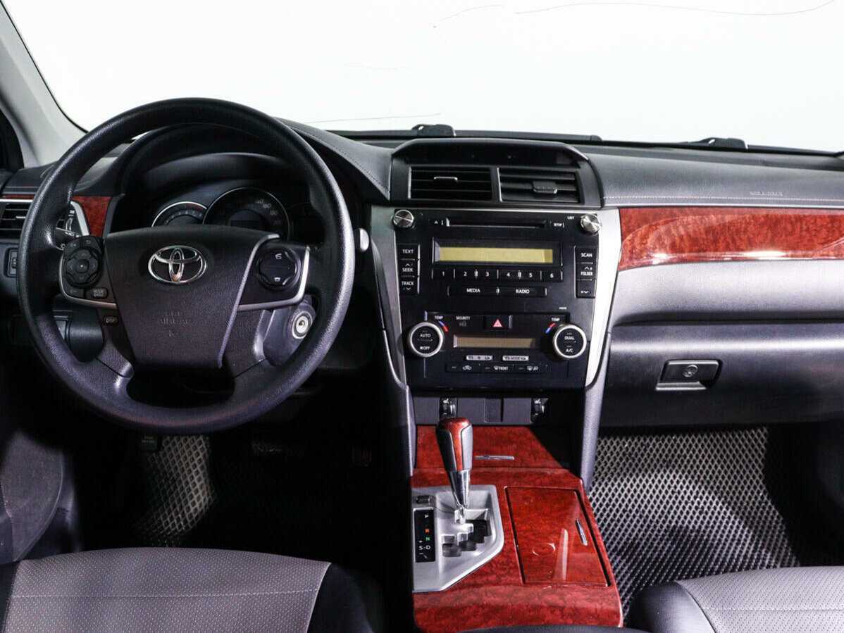 Toyota Camry с пробегом — 2013 год. Фото: #11