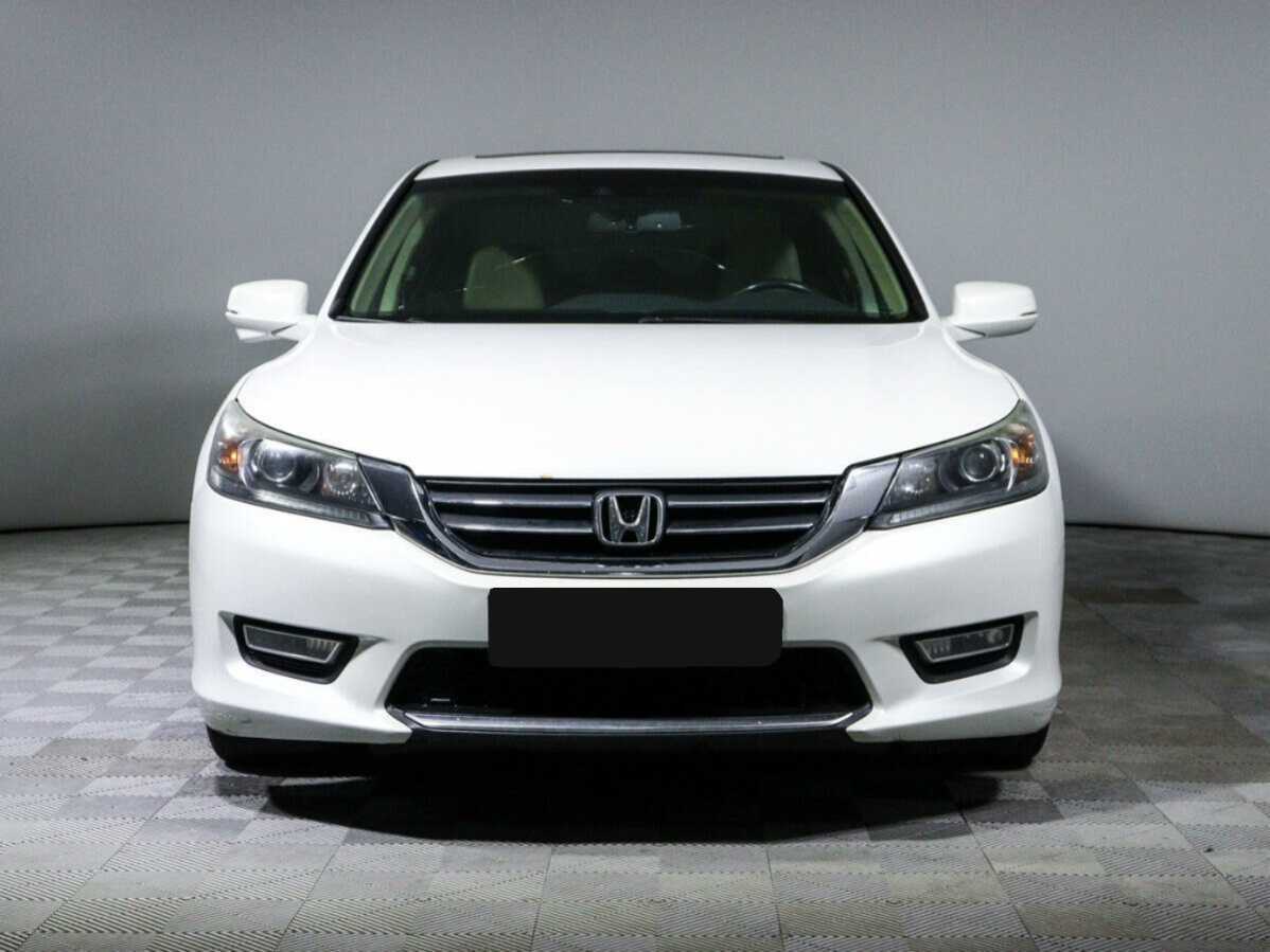 Honda Accord с пробегом — 2012 год. Фото: #1