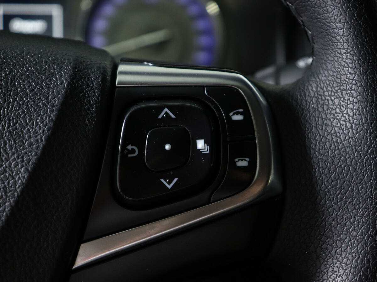 Toyota Camry с пробегом — 2016 год. Фото: #19