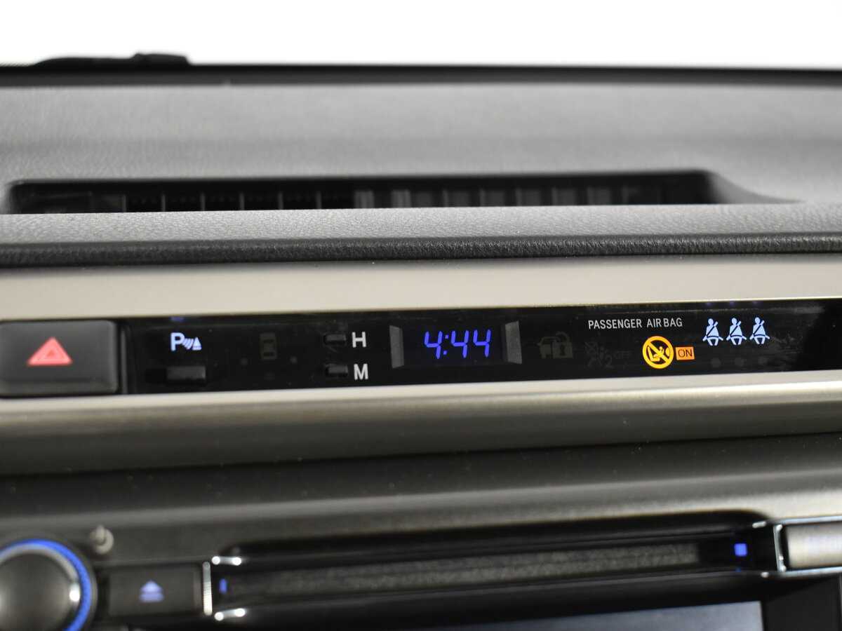 Toyota RAV4 с пробегом — 2015 год. Фото: #17