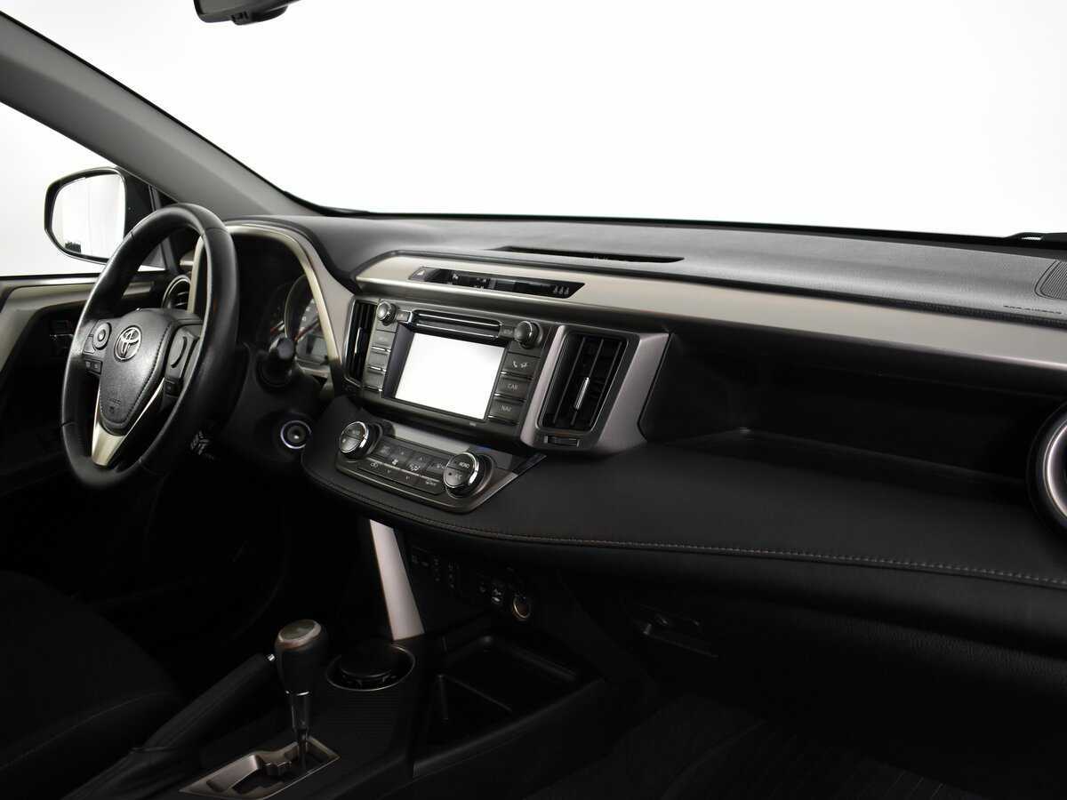 Toyota RAV4 с пробегом — 2014 год. Фото: #11