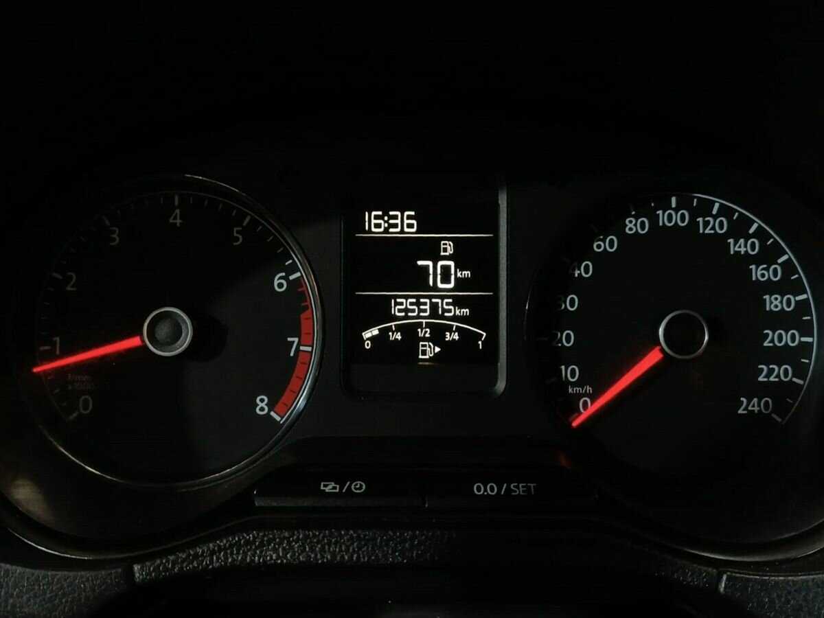 Volkswagen Polo с пробегом — 2016 год. Фото: #11