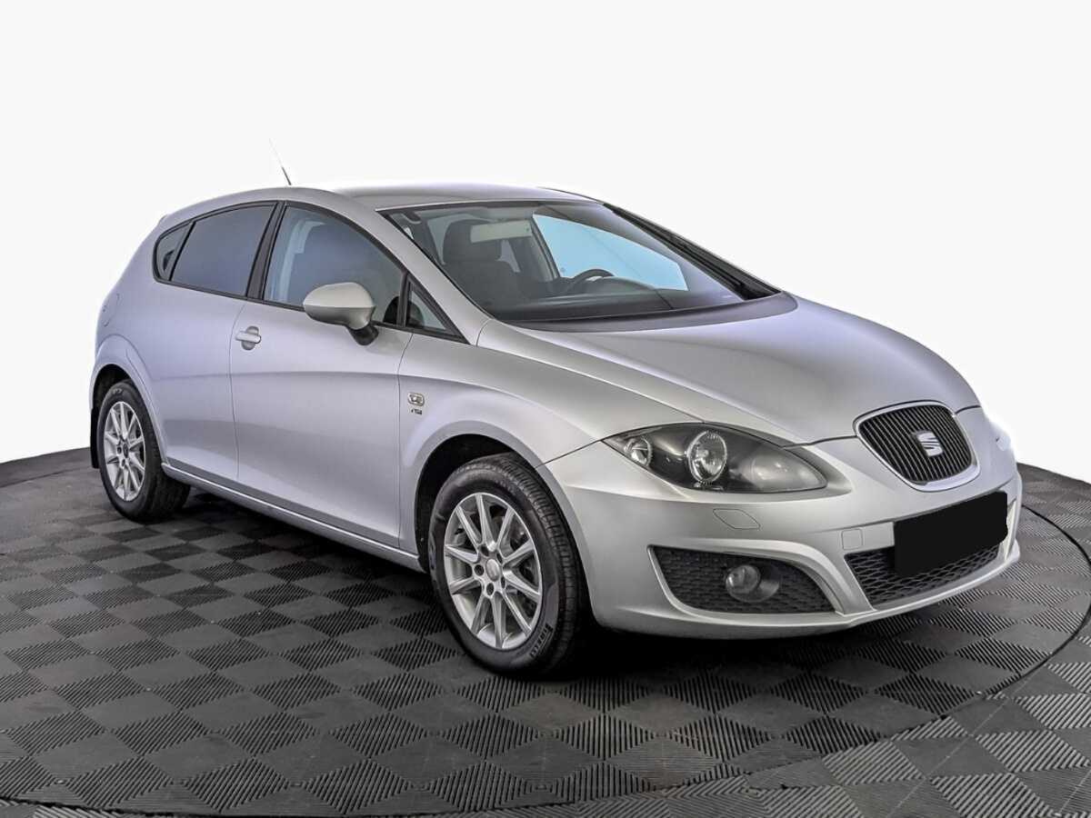 SEAT Leon с пробегом — 2012 год. Фото: #2