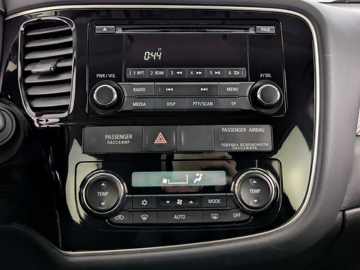 Mitsubishi Outlander с пробегом — 2014 год. Фото: #12