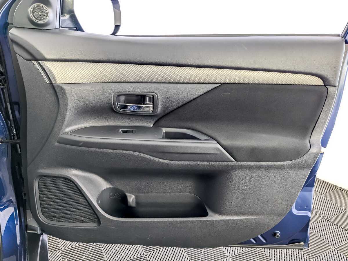 Mitsubishi Outlander с пробегом — 2014 год. Фото: #19