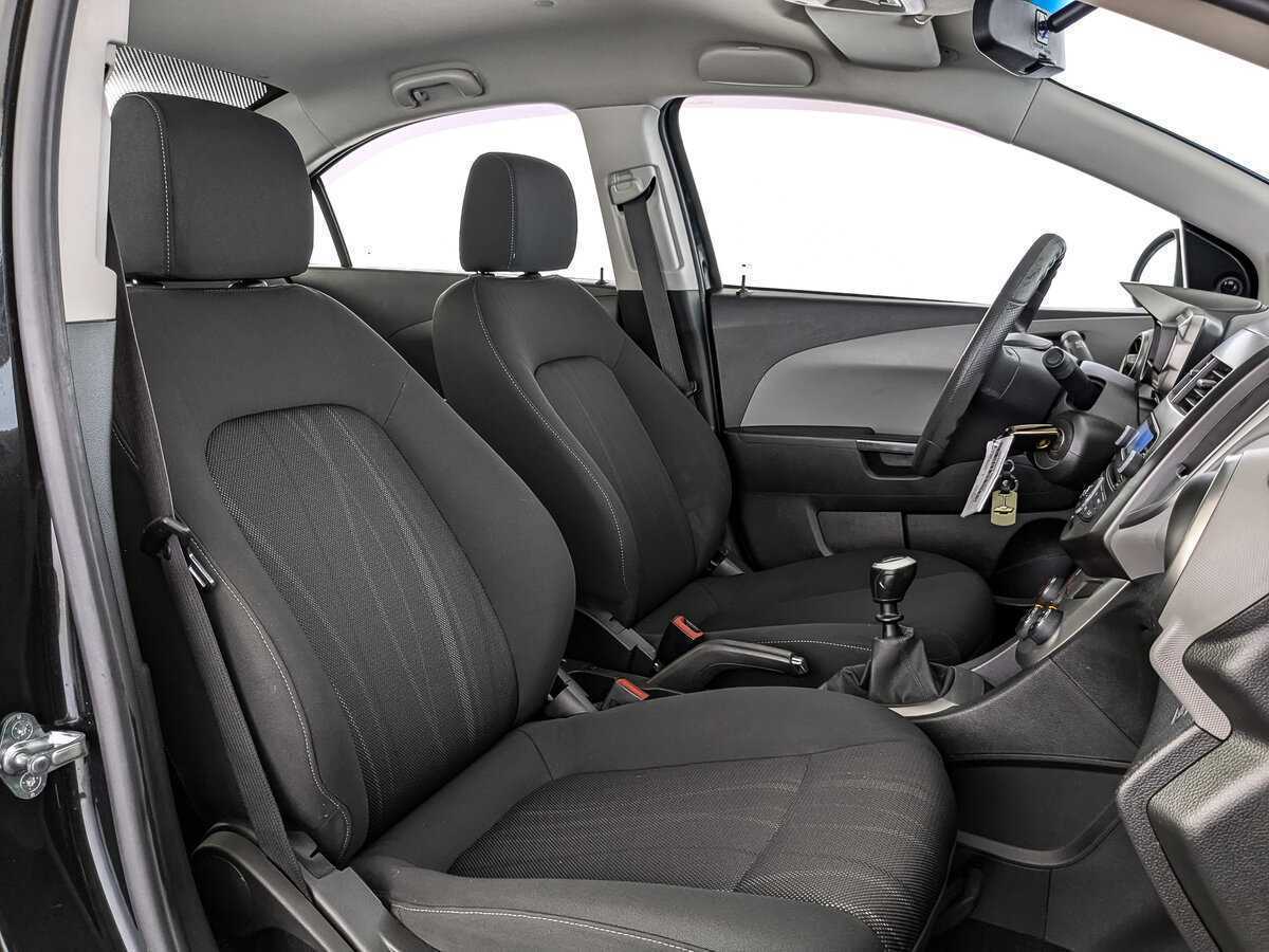 Chevrolet Aveo с пробегом — 2014 год. Фото: #18