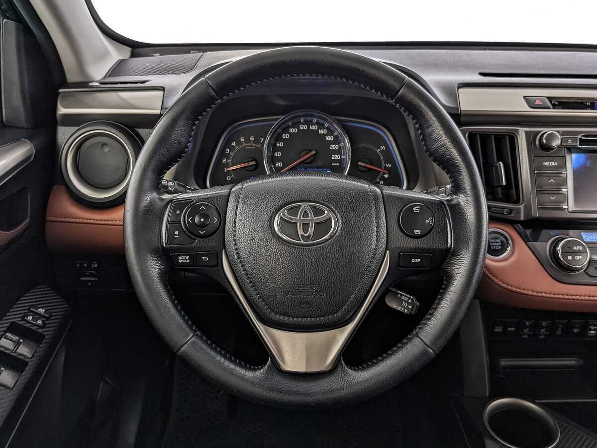 Toyota RAV4 с пробегом — 2013 год. Фото: #17