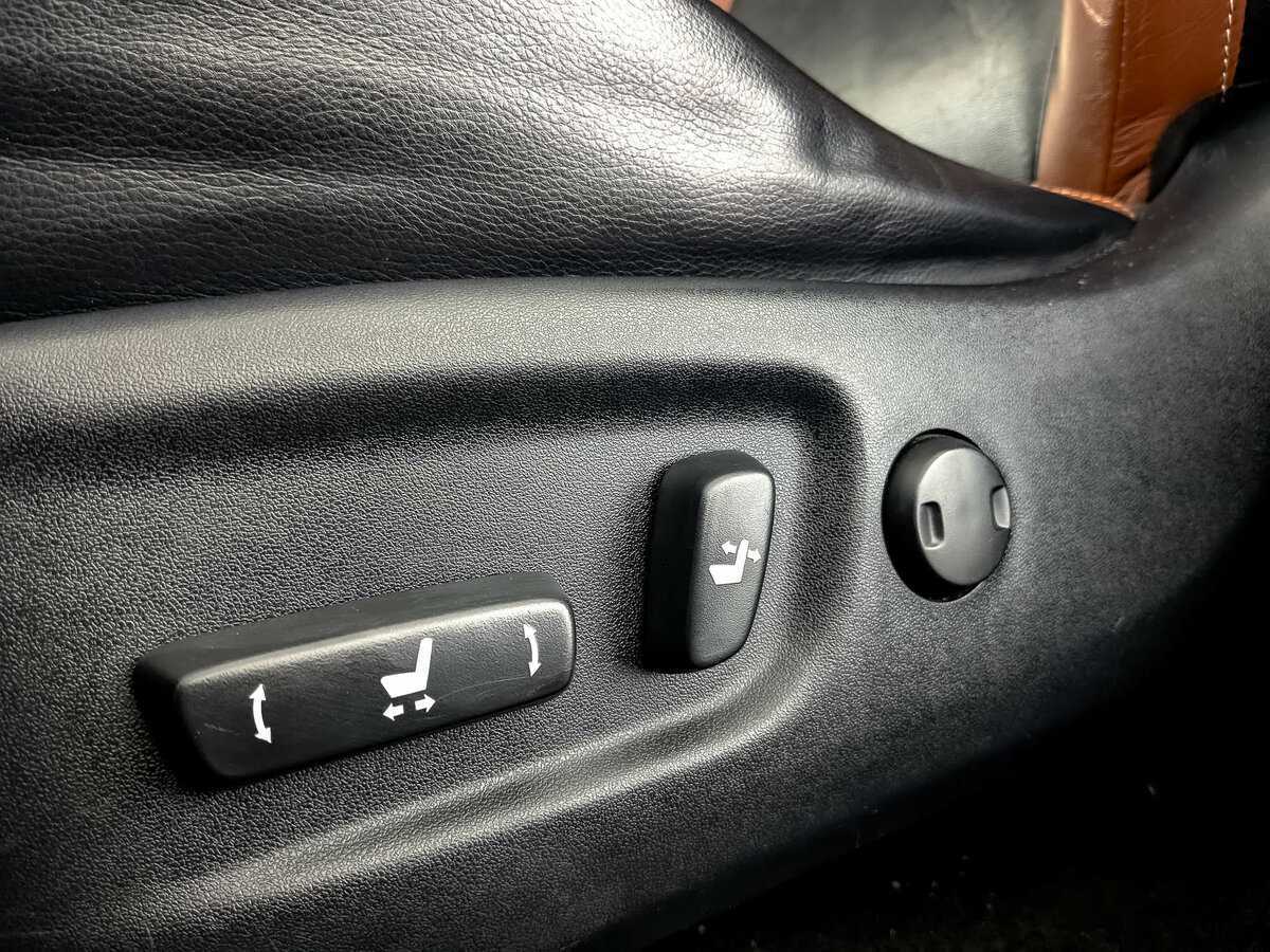 Toyota RAV4 с пробегом — 2013 год. Фото: #21