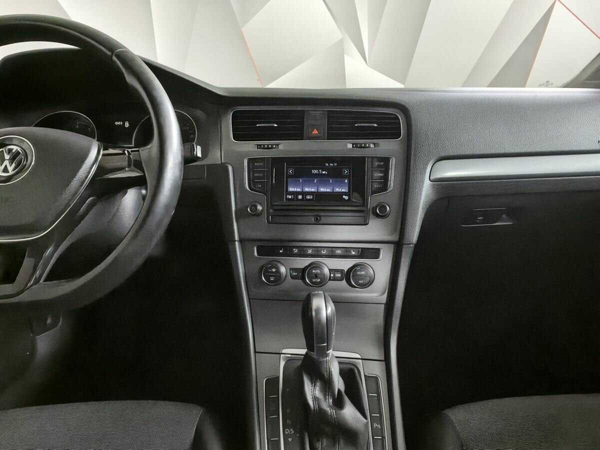 Volkswagen Golf с пробегом — 2013 год. Фото: #10