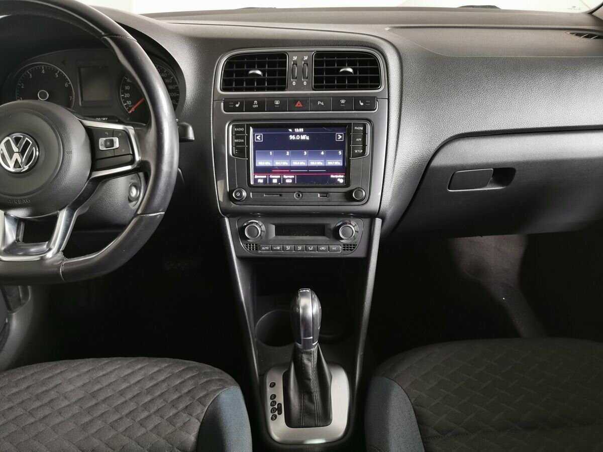 Volkswagen Polo с пробегом — 2020 год. Фото: #10