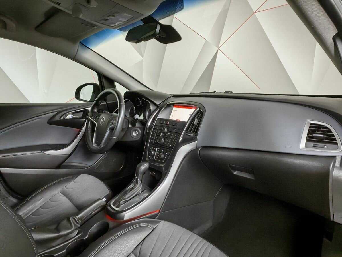 Opel Astra с пробегом — 2014 год. Фото: #8