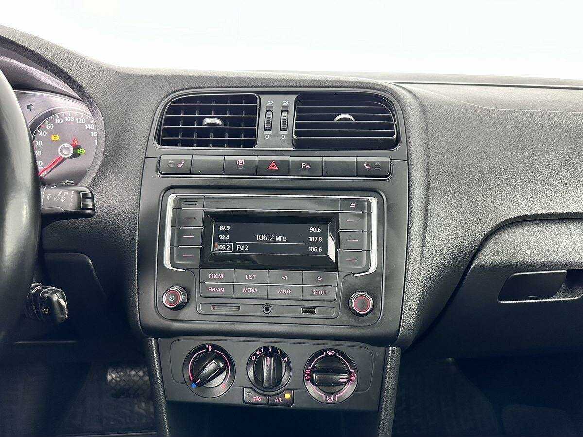 Volkswagen Polo с пробегом — 2016 год. Фото: #11