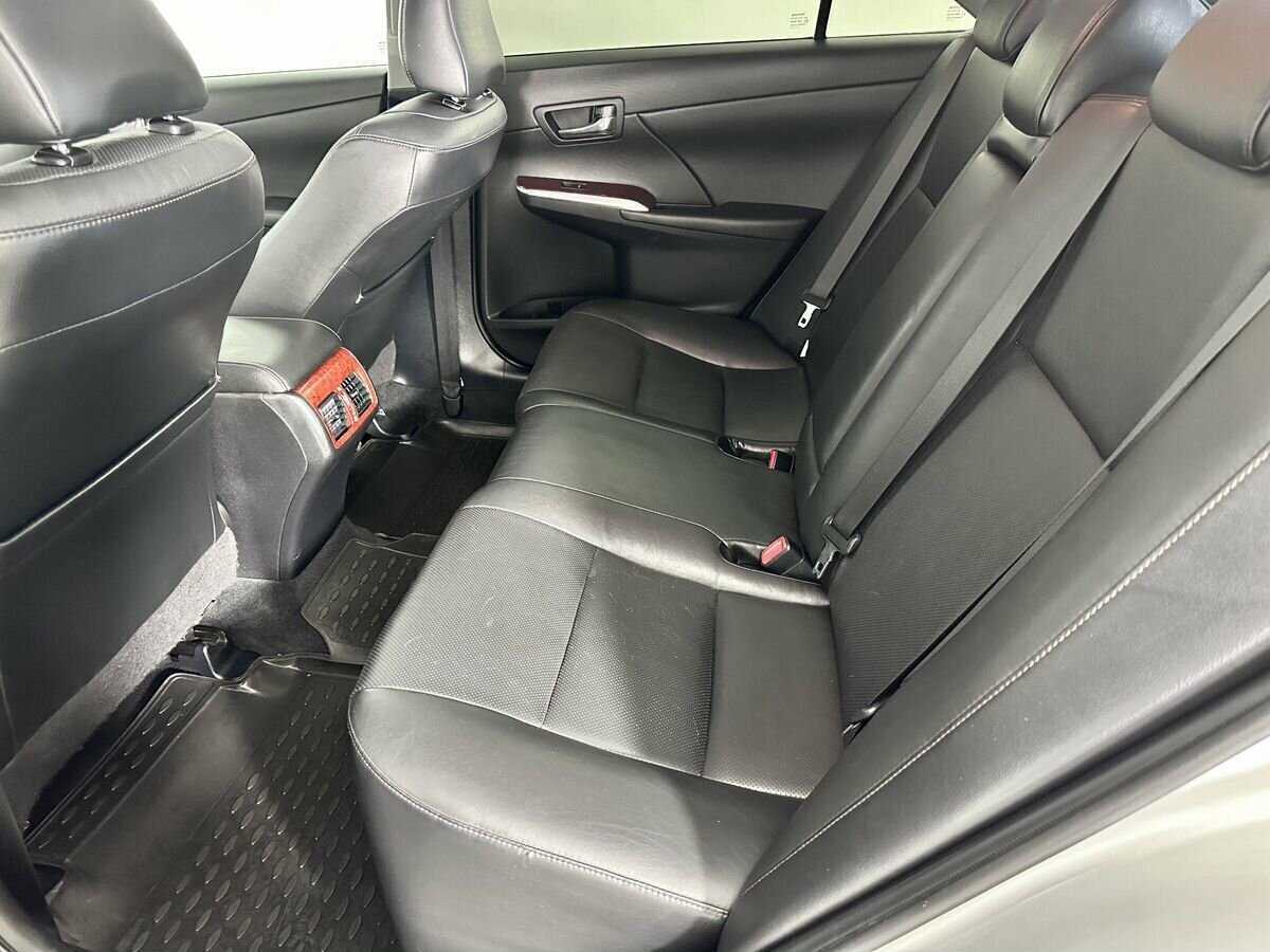 Toyota Camry с пробегом — 2014 год. Фото: #15