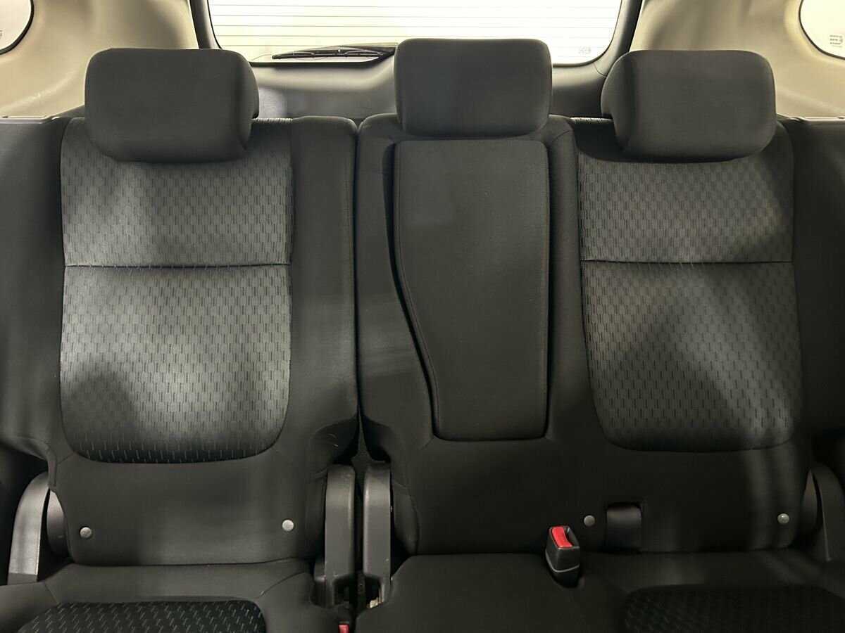 Mitsubishi Outlander с пробегом — 2015 год. Фото: #13