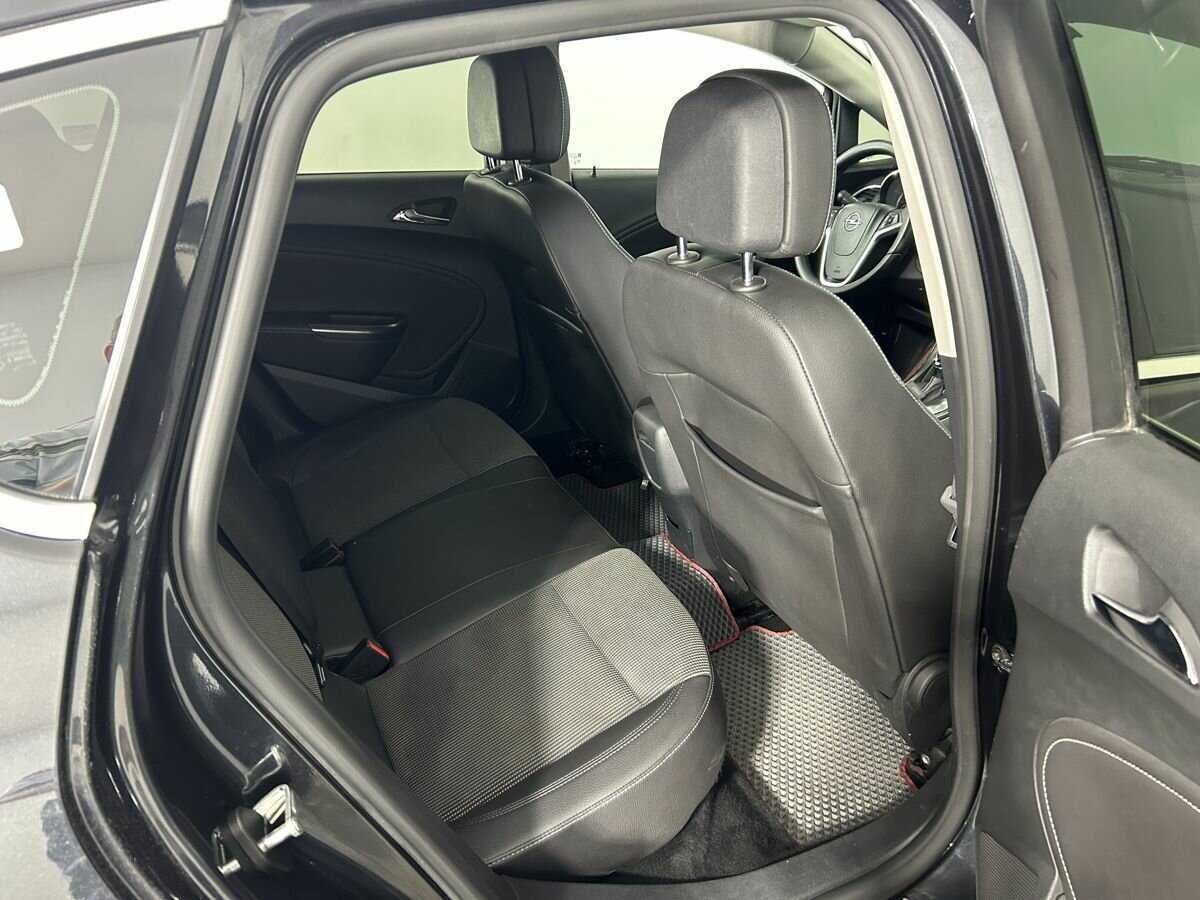 Opel Astra с пробегом — 2012 год. Фото: #15