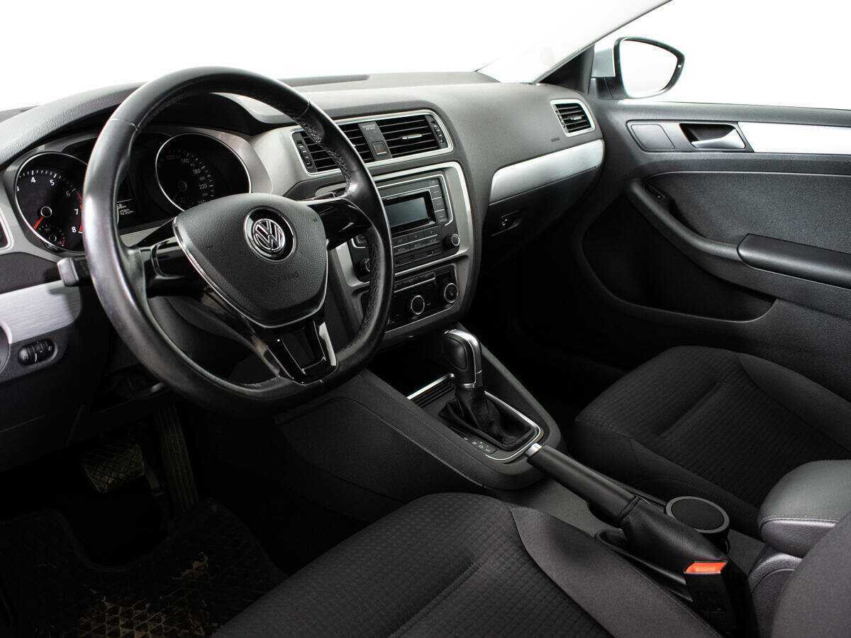 Volkswagen Jetta с пробегом — 2018 год. Фото: #12