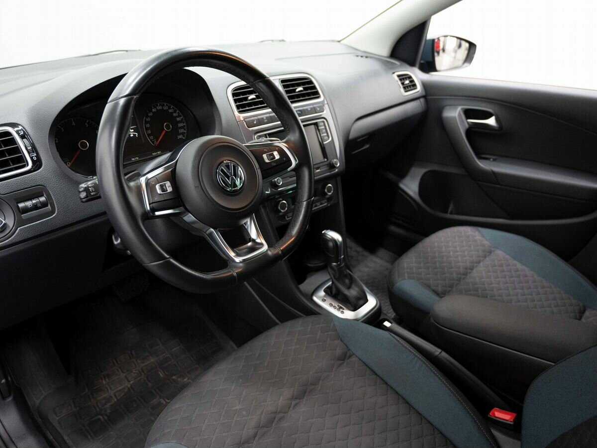 Volkswagen Polo с пробегом — 2019 год. Фото: #6