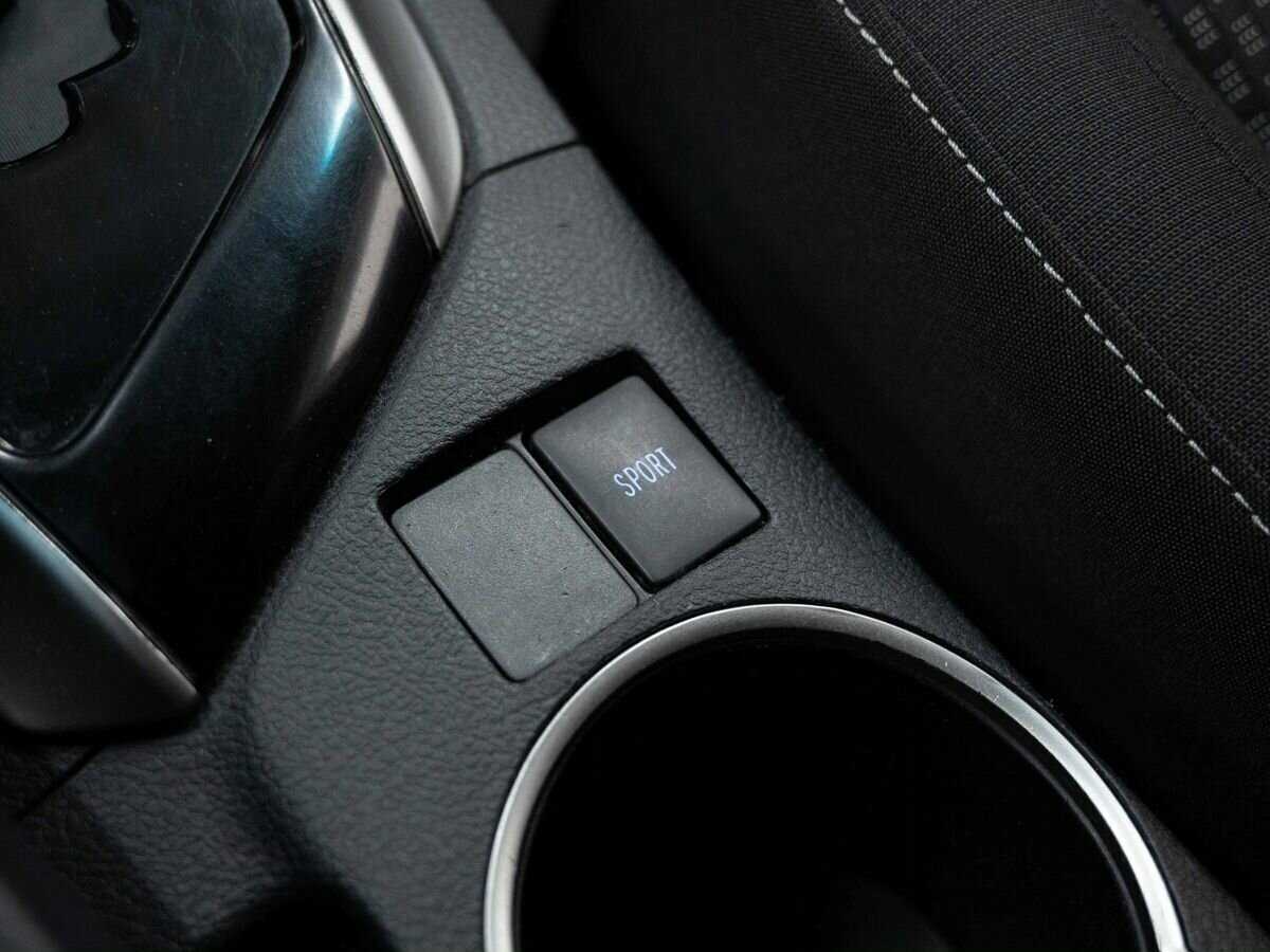 Toyota Corolla с пробегом — 2013 год. Фото: #23