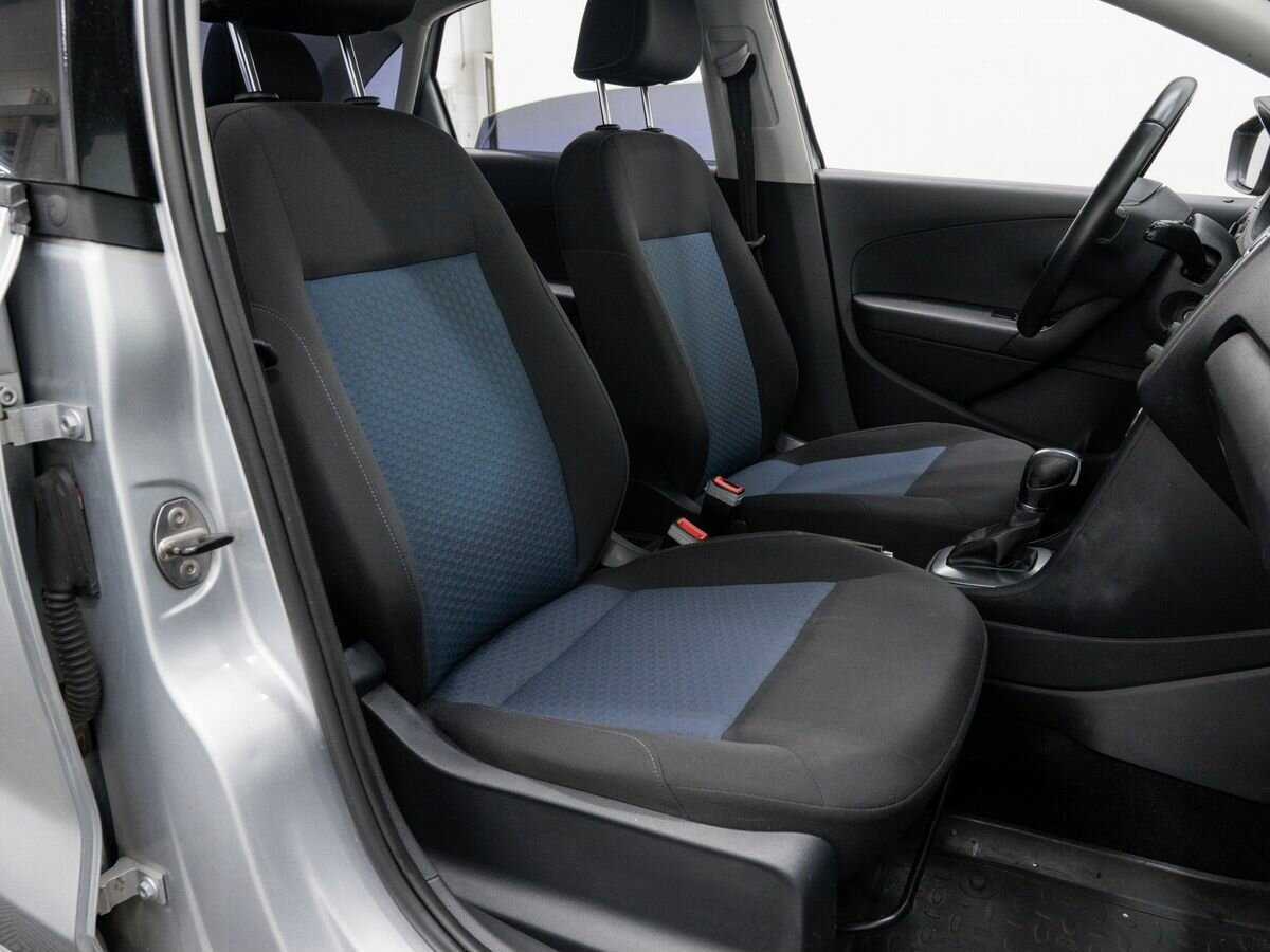 Volkswagen Polo с пробегом — 2013 год. Фото: #6